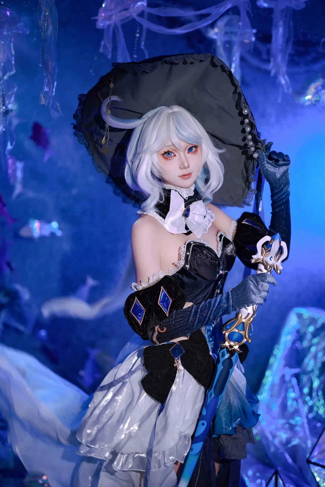 Genshin Impact, Furina cosplay, Cosplay photography, Underwater atmosphere, Gothic style look - Image 2