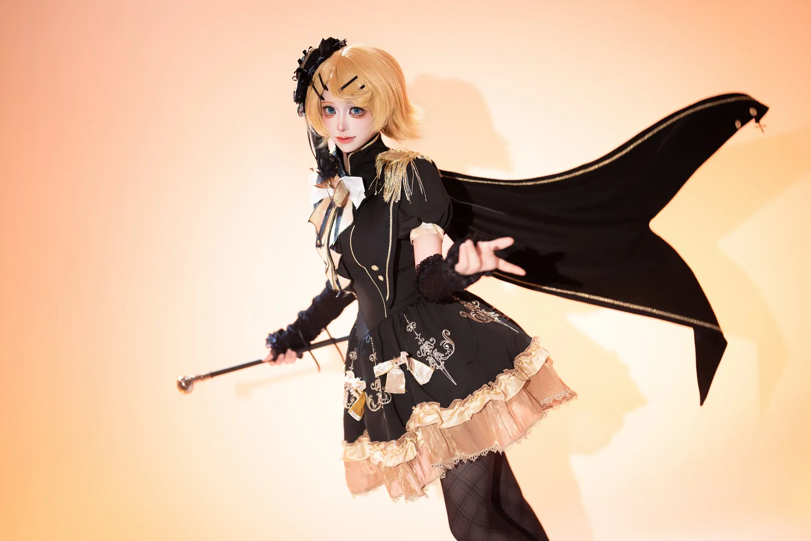 Fan-made design cosplay, Stage-style photography, Kagamine Rin cosplay, Black and gold Lolita, Cosplay outfit