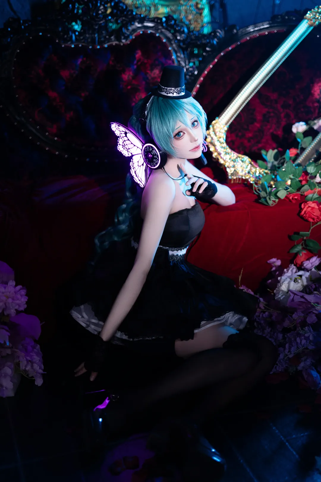 初音未来cos, 氛围感写真, 暗黑哥特风, 二次元人像摄影, 发光耳机道具 - 第2张
