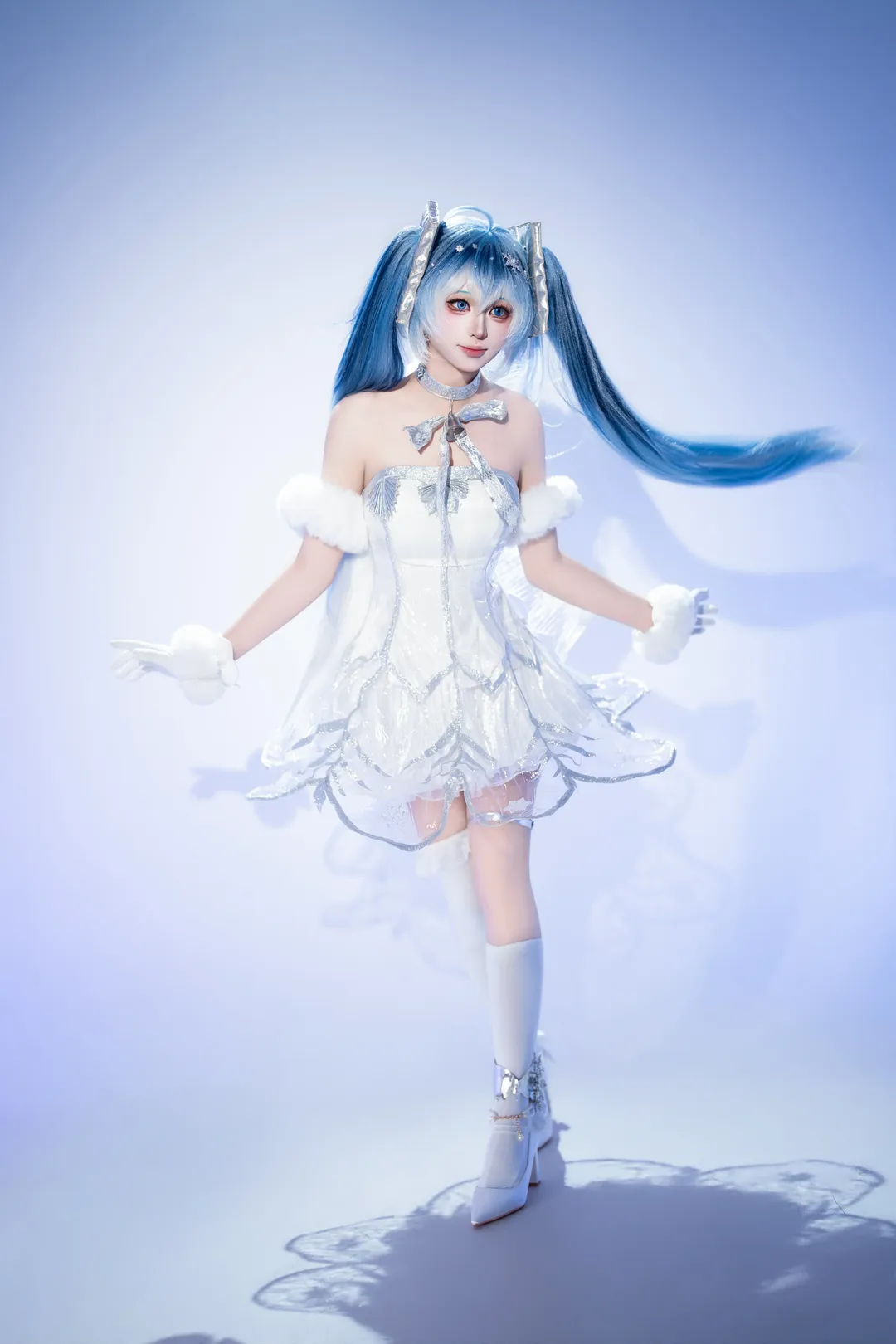 初音未来, 二次元cos, cosplay摄影, 雪初音cos, 冰雪少女