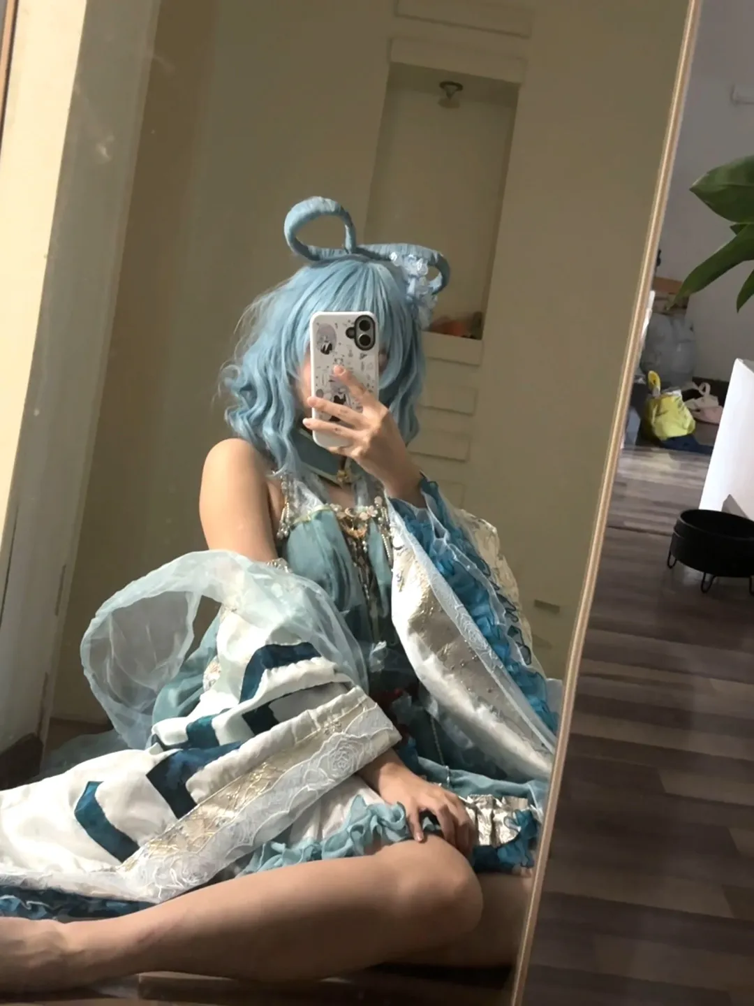Touhou Project, Seiga Kaku cosplay, Secondary setting, Cosplay daily life, Anime convention costume fitting