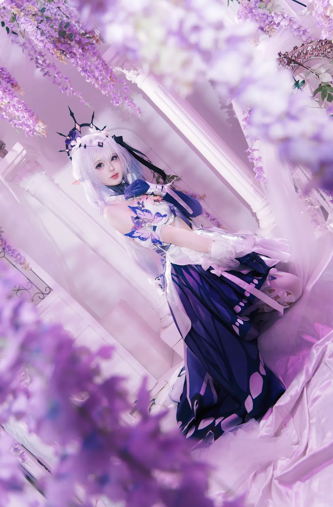 Honkai: Star Rail, Castorice cosplay, Cosplay photography, Elf ear style, Sea of wisteria flowers - Image 4