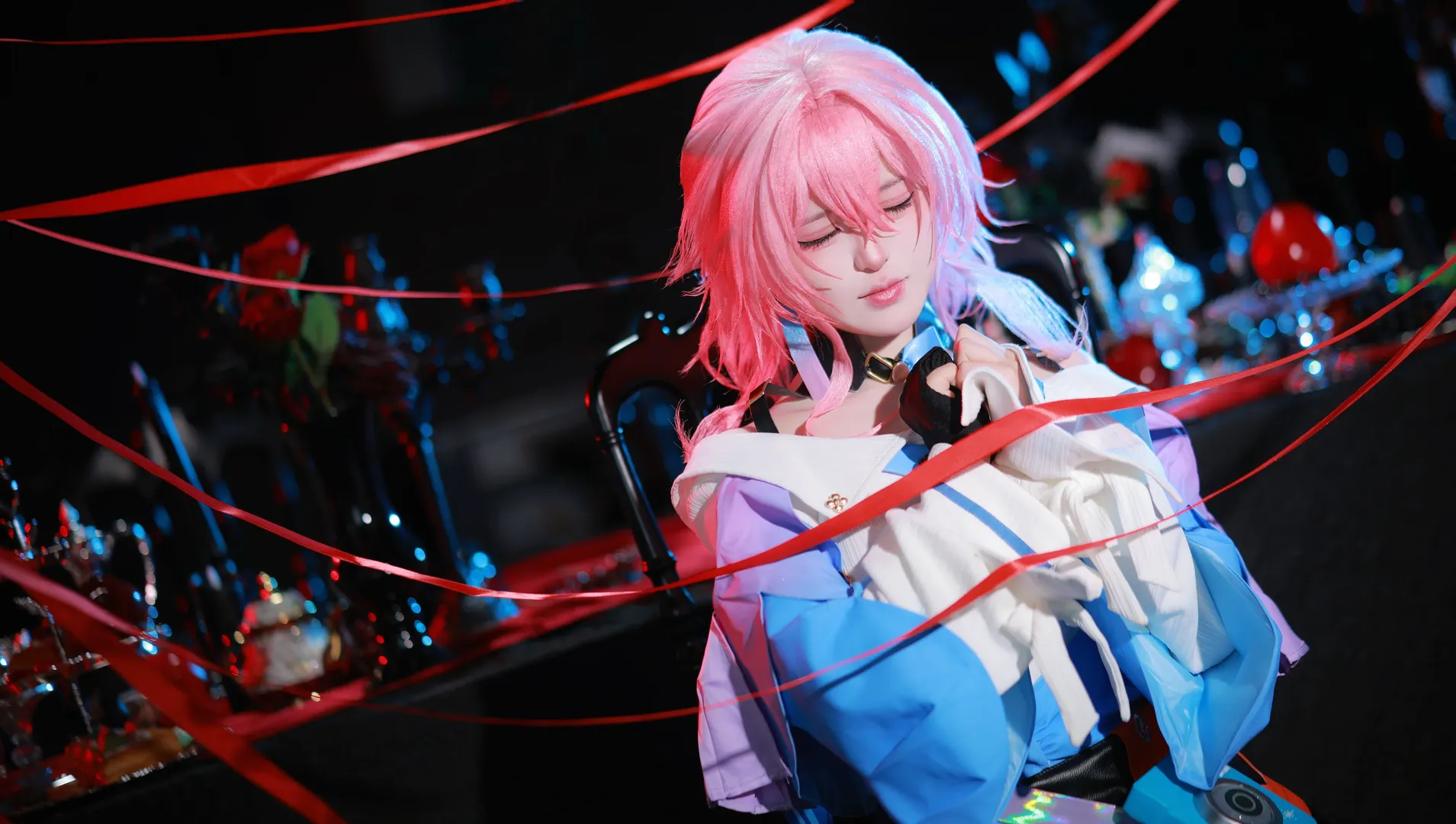 崩坏星穹铁道, 三月七cos, cosplay正片, 暗黑系摄影, 红丝带造型 - 第4张