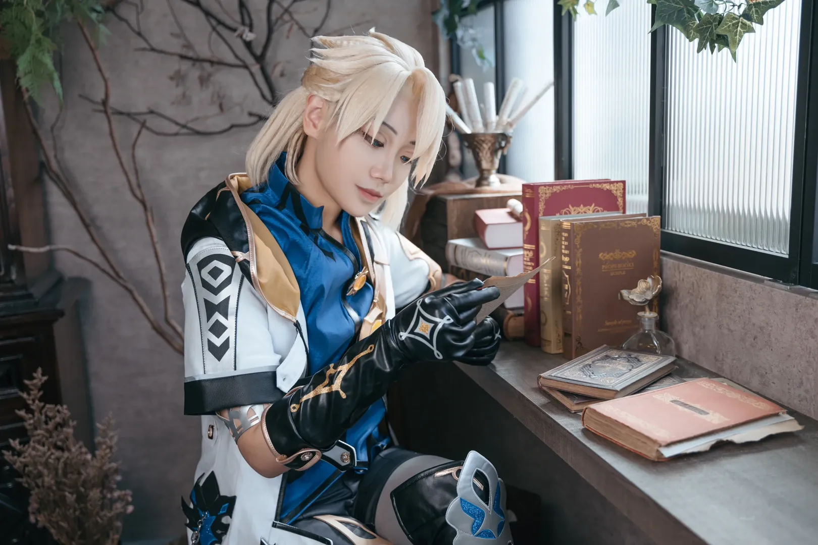 原神, 阿贝多cos, cosplay服装改造, 复古学者风摄影, 原神阿贝多正片 - 第2张