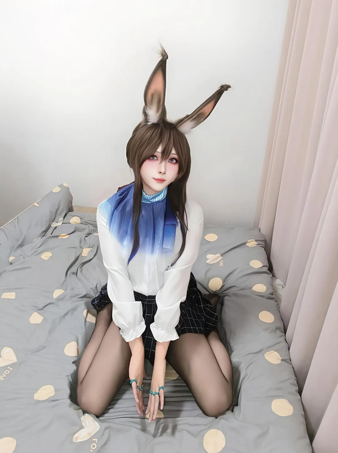 二次元cosplay, 明日方舟, 阿米婭cos, 絲襪穿搭, 居家攝影 - 第9張