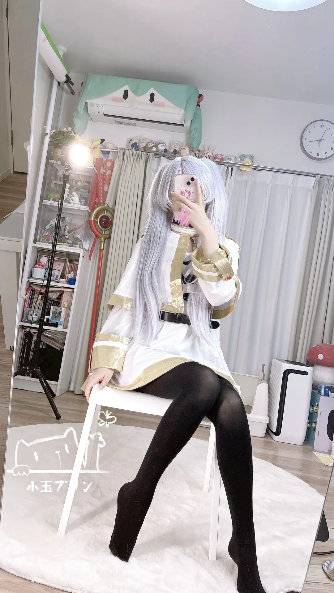 二次元コスプレ, 葬送のフリーレン, フリーレン コスプレ, 鏡越しの自撮り, エルフ耳スタイル