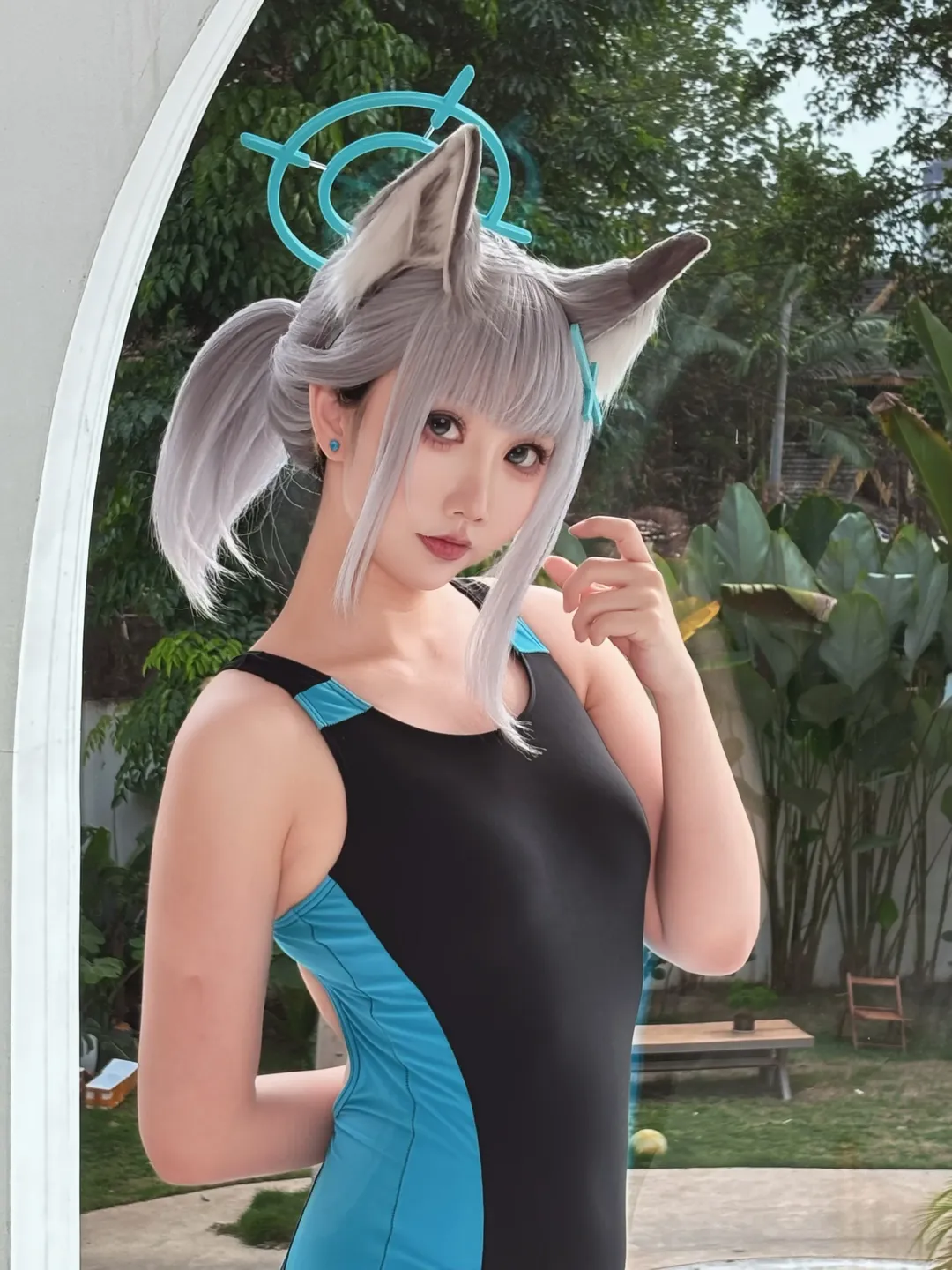 蔚蓝档案, 泳装cosplay, 砂狼白子cos, 二次元角色扮演, 夏日外景摄影