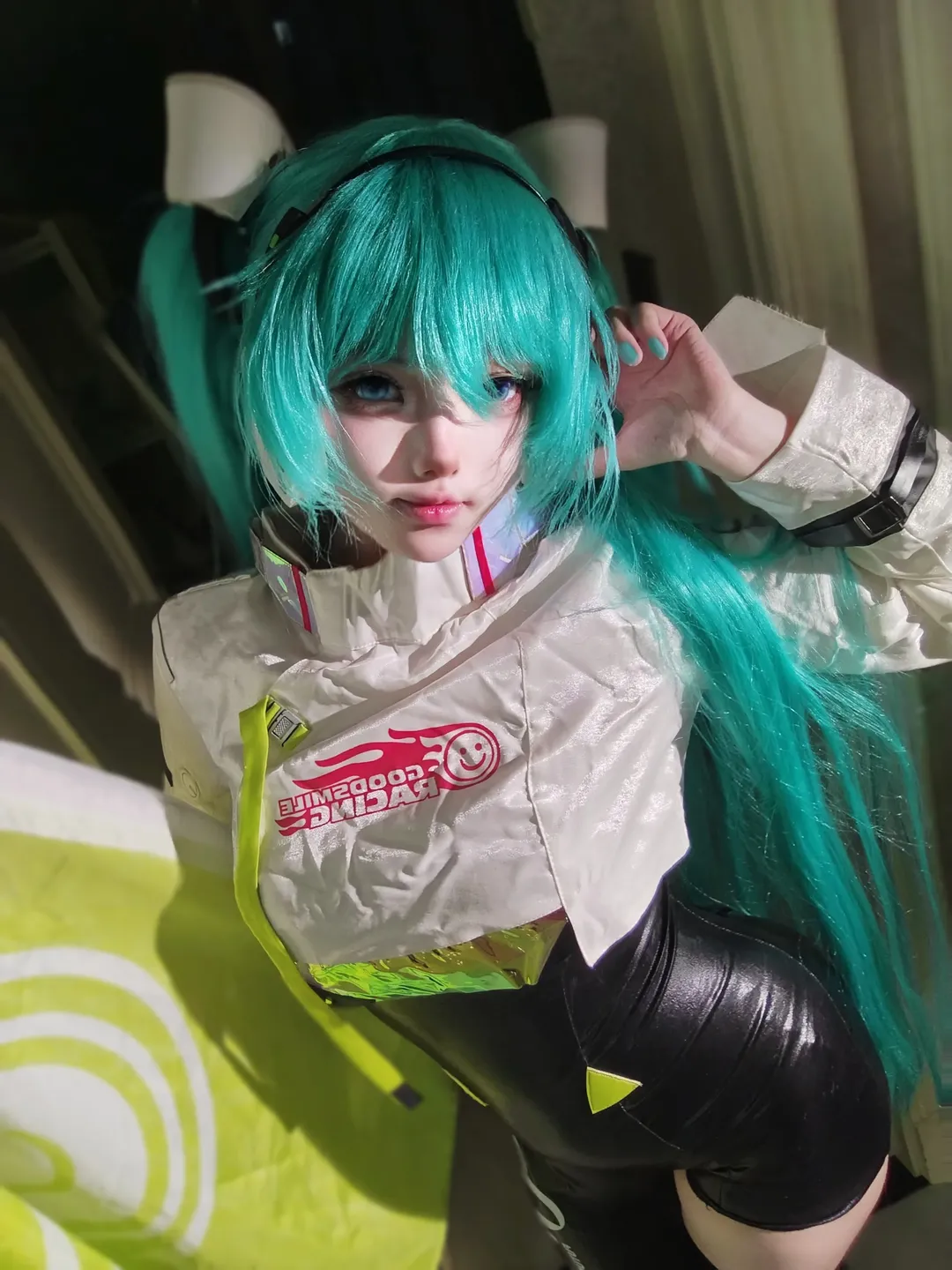初音未來cos, 二次元穿搭, 機能風外套, 賽車初音, 初音cosplay - 第1張