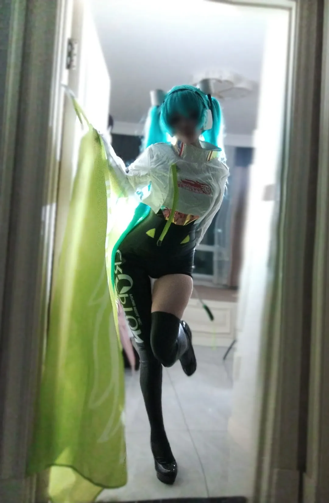 初音未來cos, 二次元穿搭, 機能風外套, 賽車初音, 初音cosplay - 第4張