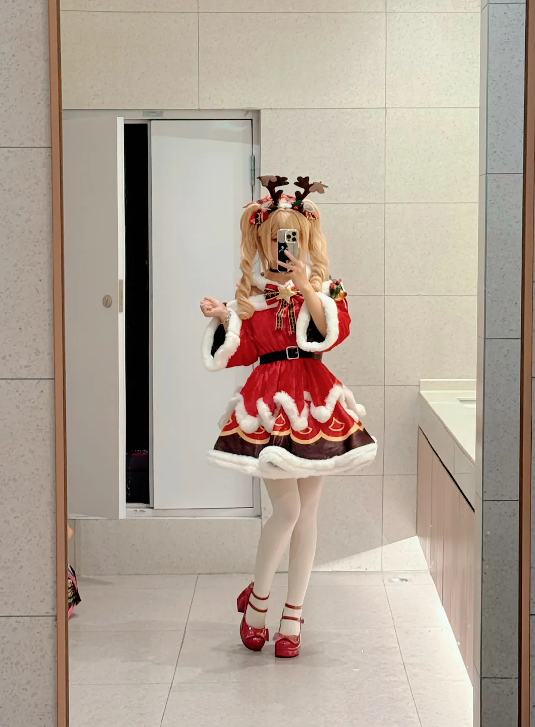 原神, 芭芭拉cos, 圣诞cosplay, 驯鹿装扮, 圣诞树拍照
