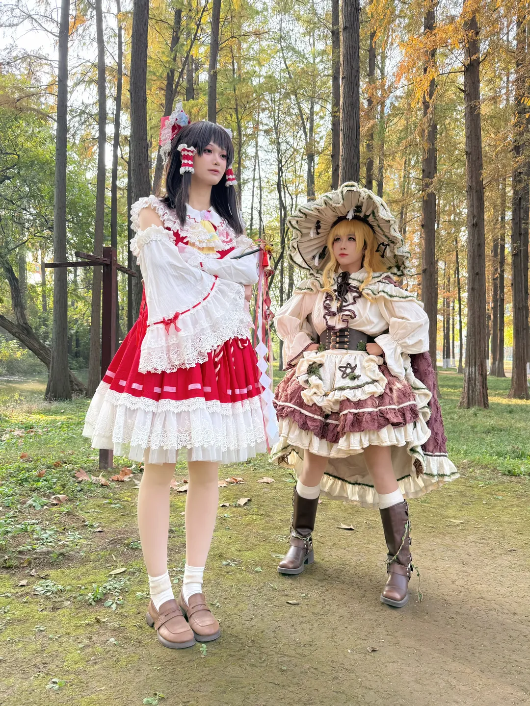 博麗靈夢cos, 東方project, 紅白巫女, 身高差親友, 搞笑互動