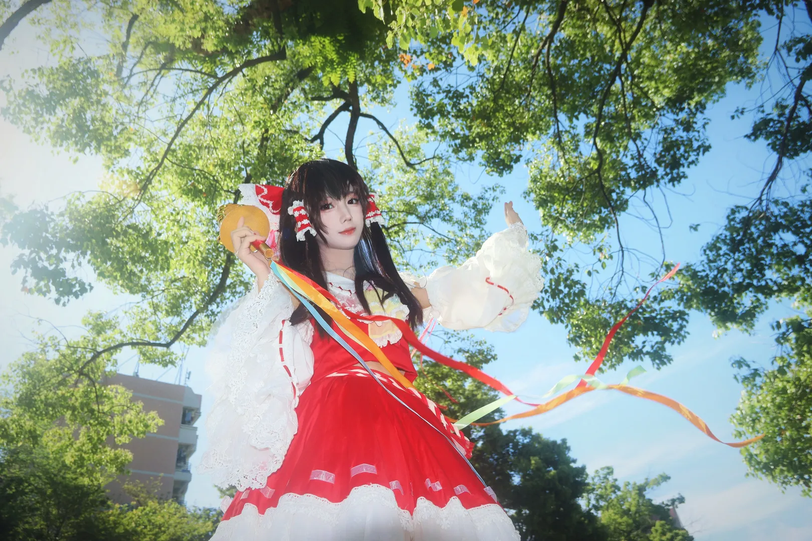 博麗霊夢コスプレ, 東方Project, コスプレ写真, アウトドア撮影, 紅白巫女 - 6枚目