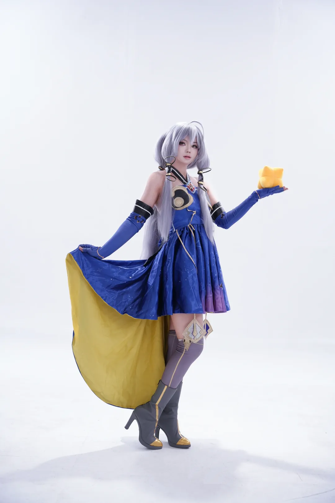 cosplay正片, 星尘cos, 五维介质, 白棚布光, 星尘蓝裙 - 第1张