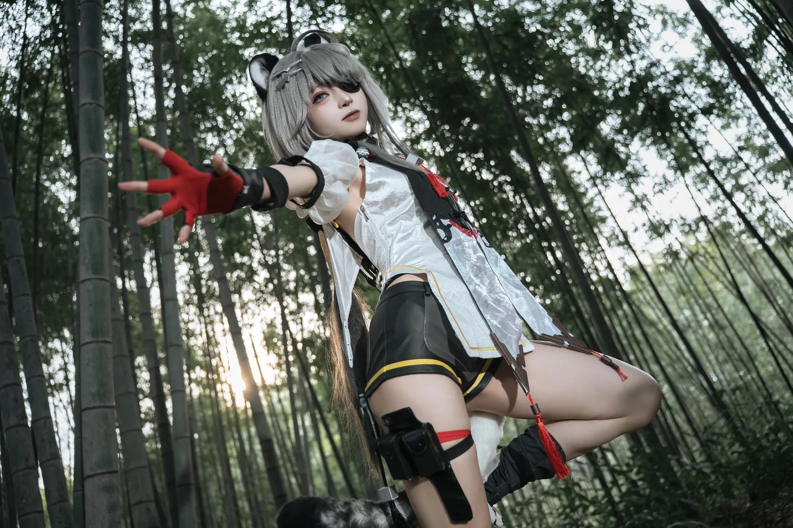 コスプレ, アークナイツ：エンドフィールド, 獣耳少女, 竹林撮影, タクティカルコーデ - 2枚目