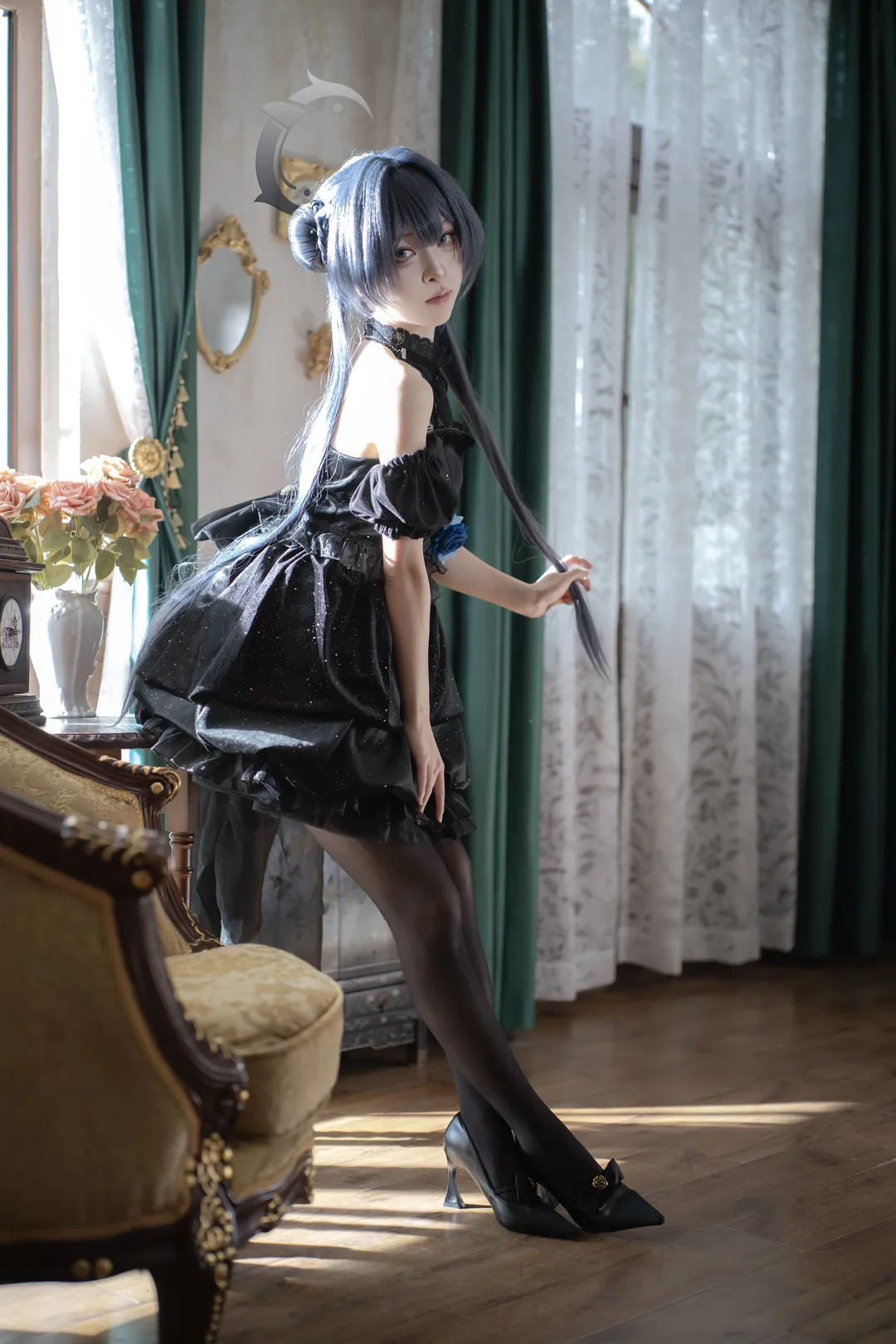 蔚蓝档案, 龙华妃咲cos, 二次元cosplay, 黑丝穿搭, 露肩礼服 - 第1张