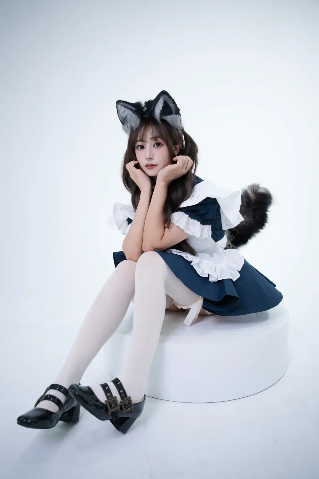 ポーズ参考, コスプレ日常, 白ニーソコーデ, 猫耳メイド服, スタジオ撮影