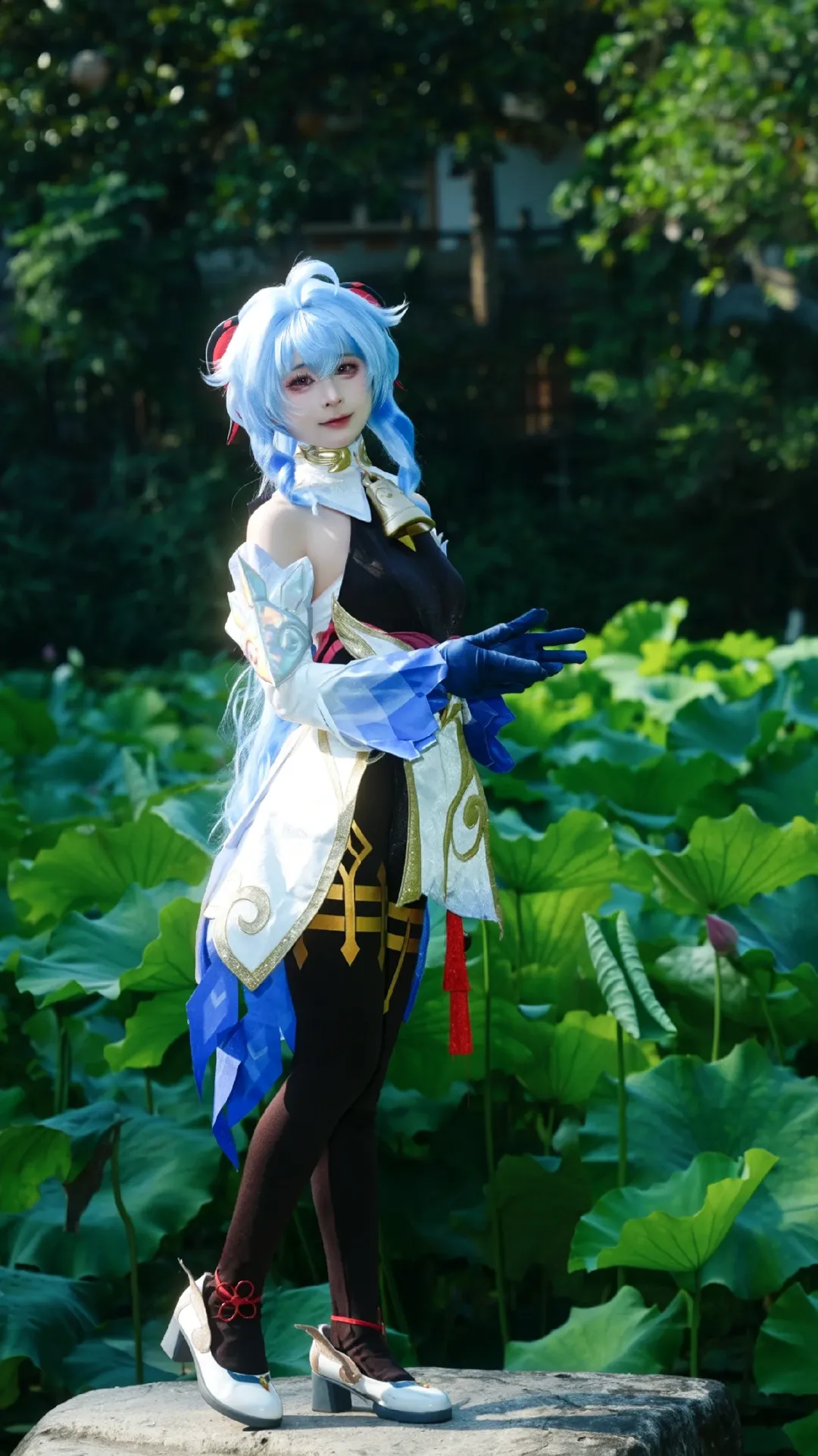 原神, 甘雨cos, cosplay摄影, 外景写真, 夏日荷塘 - 第11张