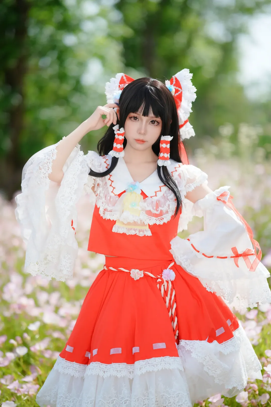 Reimu Hakurei Cosplay, Touhou Project, Outdoor photography, Cosplay photoshoot, Evening primrose field