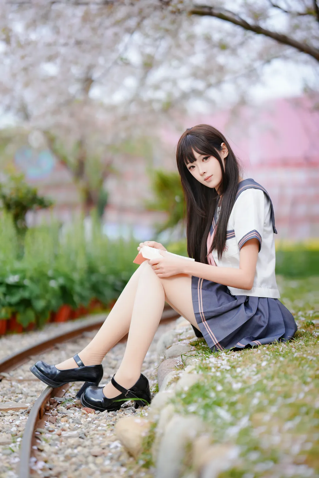 二次元少女, 春日穿搭, 校园风写真, jk制服摄影, 漫花庄园拍照