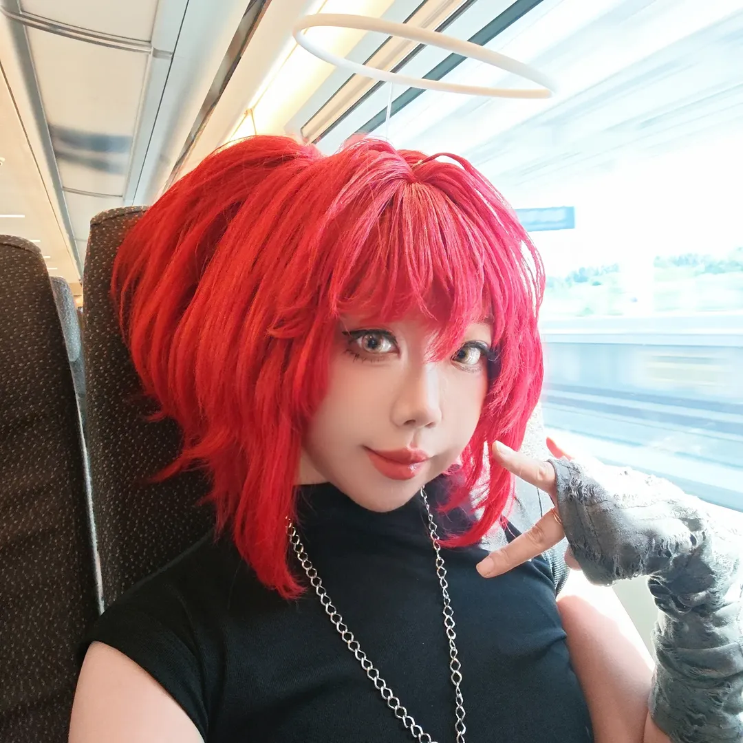 Arknights, Exusiai the New Covenant cosplay, Casual cosplay, Red wig, High-speed rail photoshoot