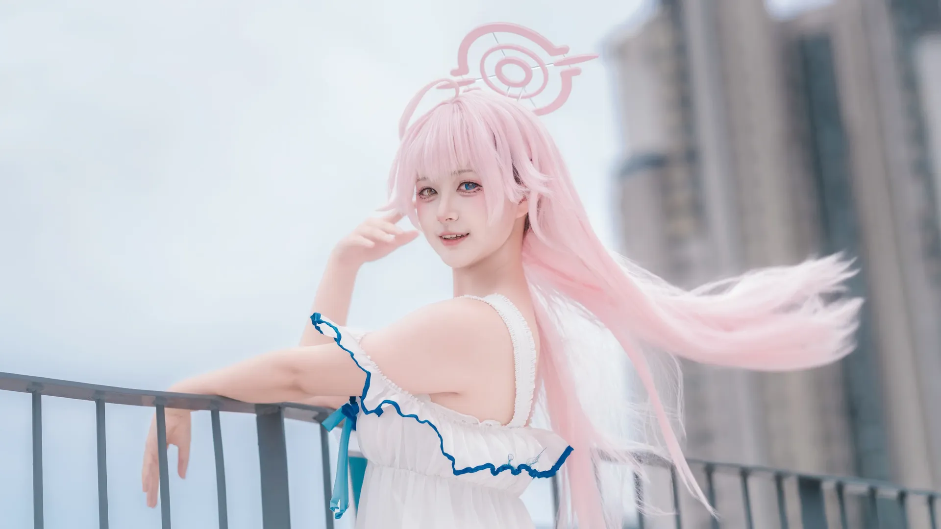 ブルーアーカイブコスプレ, ピンクウィッグ コスプレ, 屋外ポートレート撮影, 清純な二次元風, 夏の幻想的な撮影