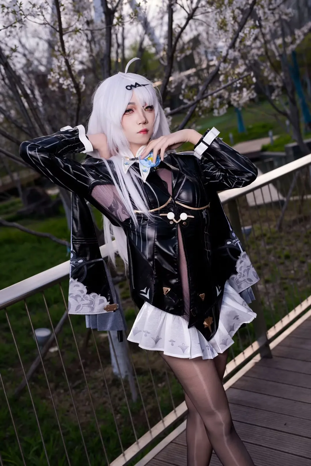 cosplay, 户外摄影, 丝袜穿搭, 漆皮外套, 银白发 - 第4张
