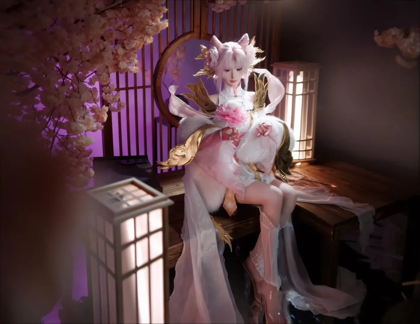 古風コスプレ, ピンク髪の少女, 狐耳獣娘, 仙侠衣装, ファーショール - 1枚目