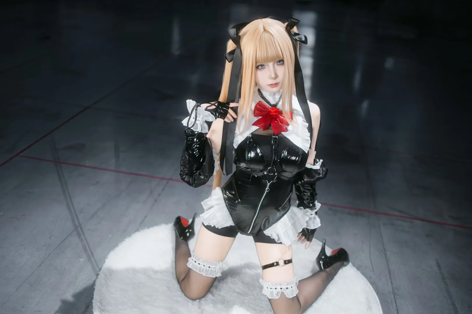 Cosplay studio shooting, Misa Amane cosplay, Death Note, Mary Saotome cosplay, Patent leather maid outfit - Image 3