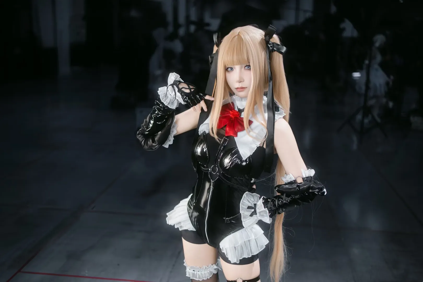 Cosplay studio shooting, Misa Amane cosplay, Death Note, Mary Saotome cosplay, Patent leather maid outfit - Image 4