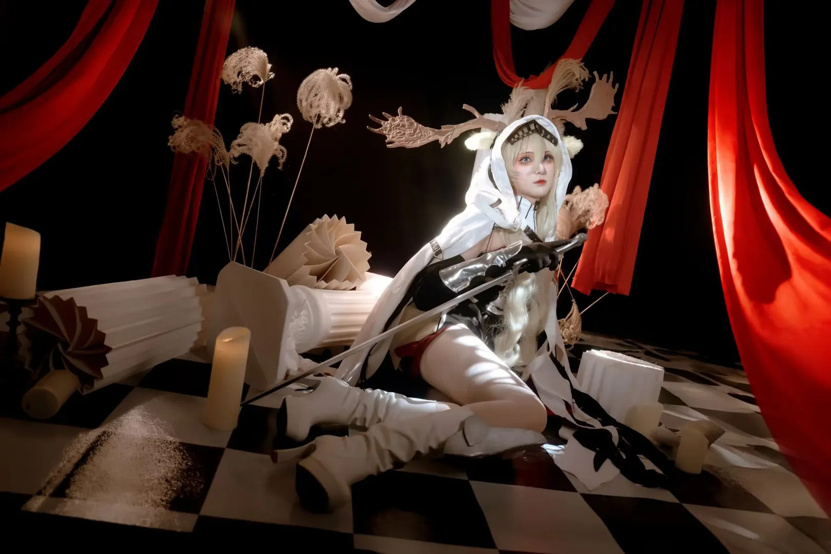 cosplay后期, 白兜帽兽耳cos, 奇幻战袍摄影, 暗黑风人像, 影棚道具片 - 第4张