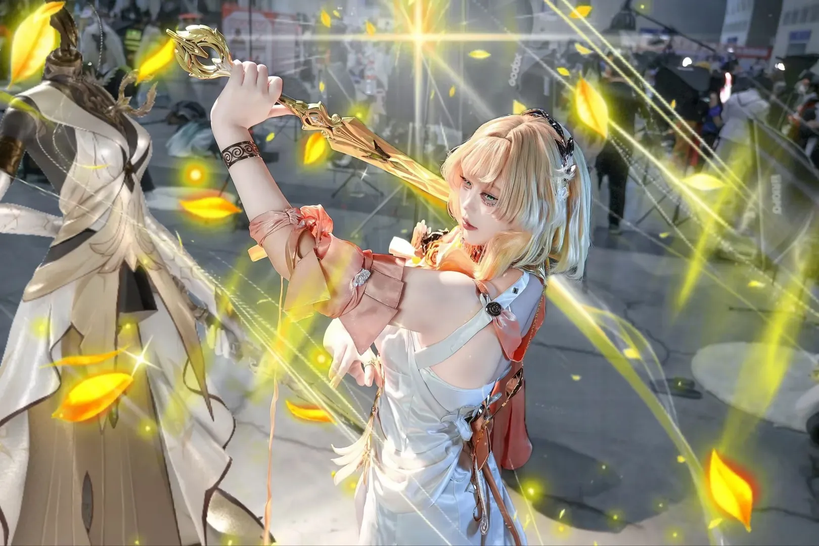 cosplay, 漫展返图, 金发cos, 华丽武器, 仙女风 - 第3张
