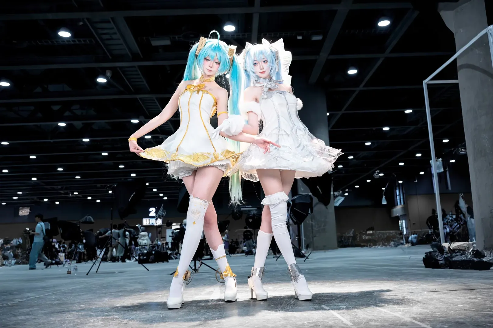 双人cos, 漫展摄影, 二次元穿搭, 漫展现场, cosplay返图