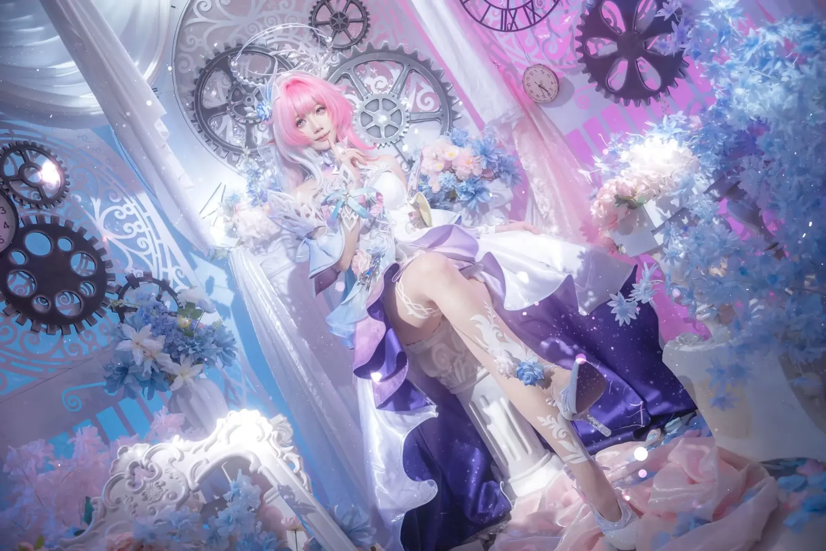 Pink wig styling, Dreamy style cosplay, Gear clock background, White stockings outfit, Cosplay photography post-processing - Image 3