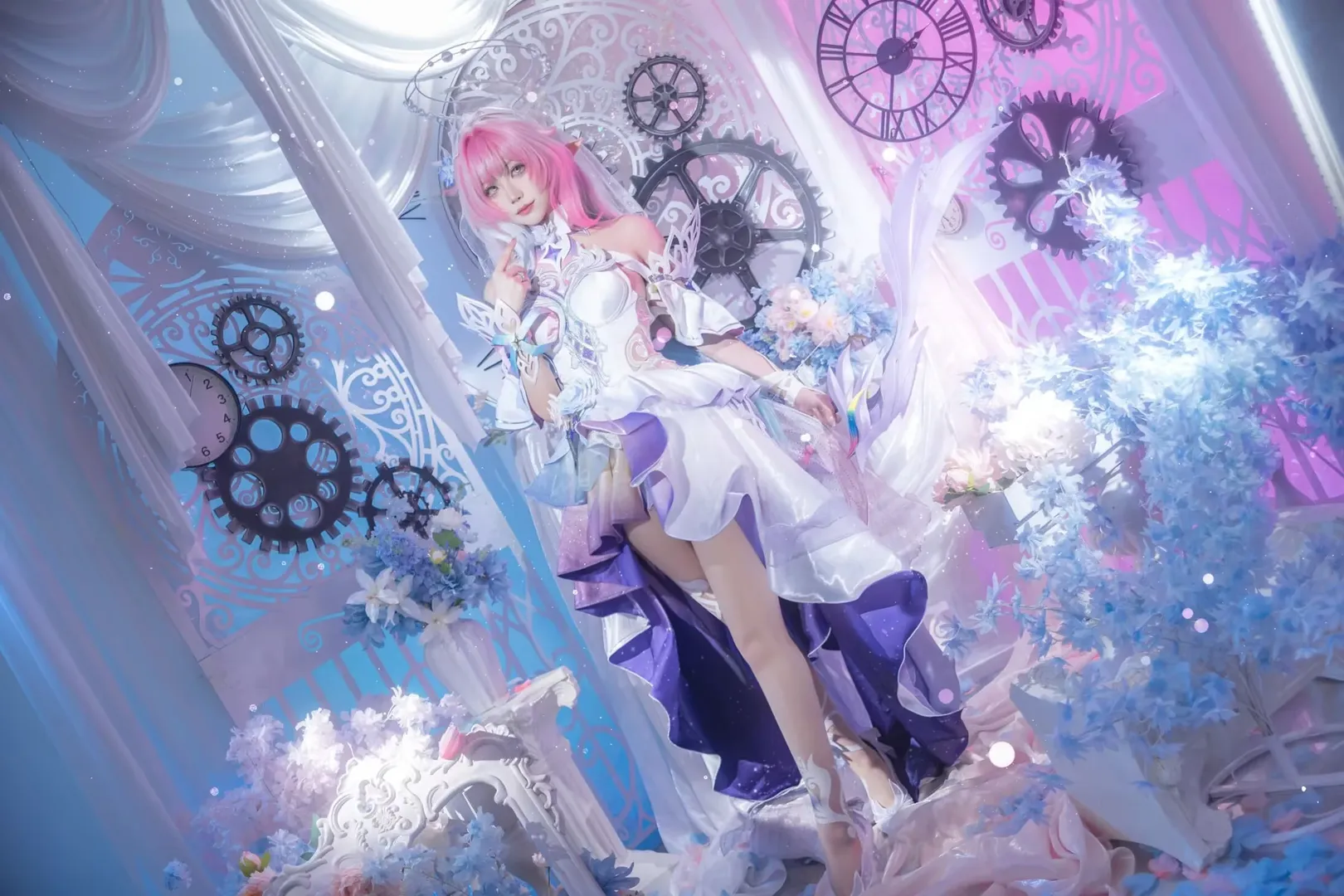 Pink wig styling, Dreamy style cosplay, Gear clock background, White stockings outfit, Cosplay photography post-processing - Image 4