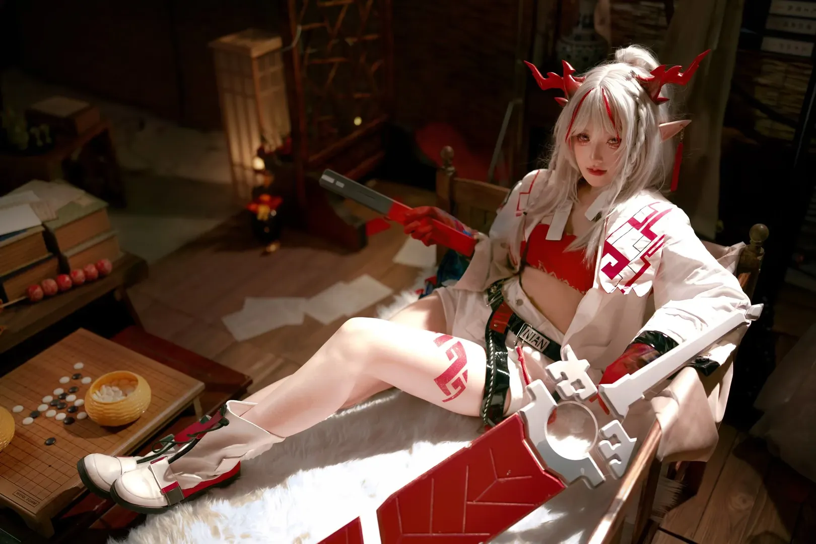 Cosplay摄影, 无期迷途, 刹雨cos, 白毛红角造型, 国风古风棚拍