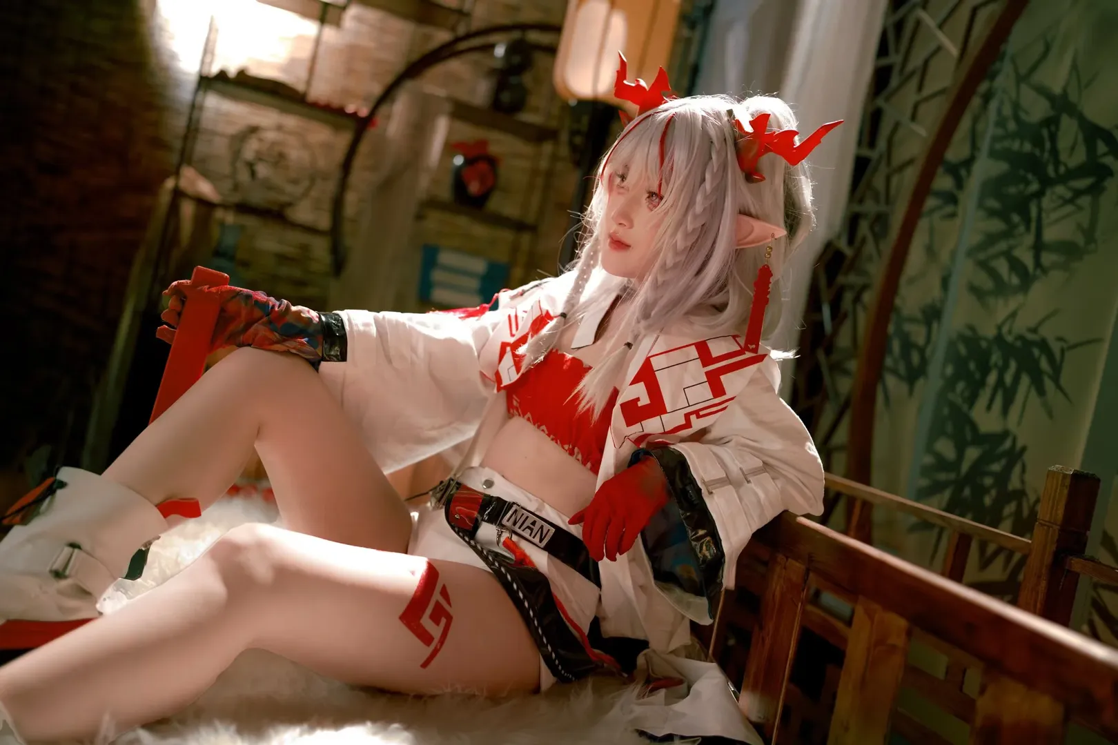 Cosplay摄影, 无期迷途, 刹雨cos, 白毛红角造型, 国风古风棚拍 - 第4张