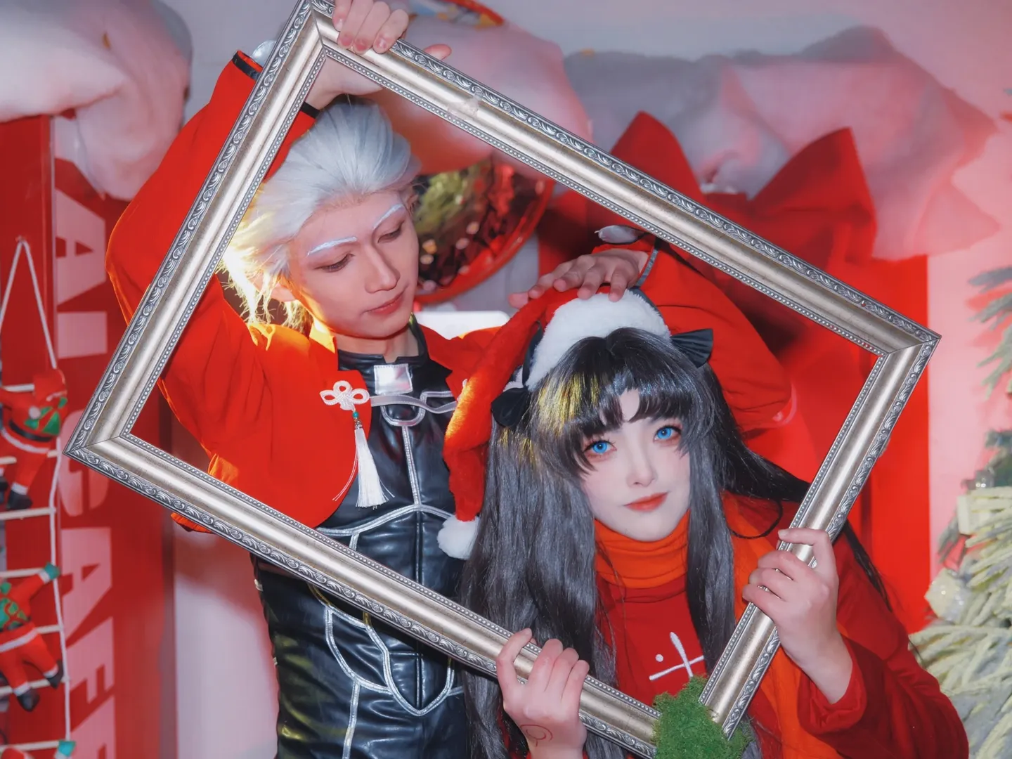 红黑配色, 棚拍写真, 圣诞cosplay, 假发美瞳, 银发黑发 - 第3张