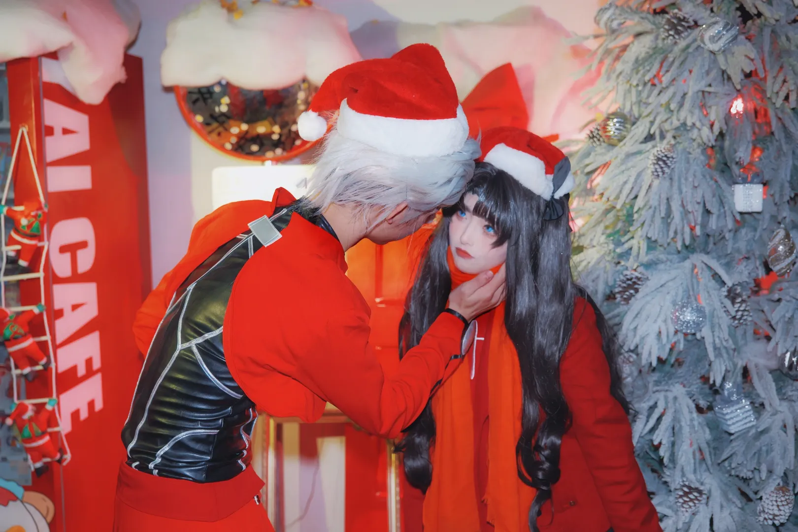 红黑配色, 棚拍写真, 圣诞cosplay, 假发美瞳, 银发黑发 - 第4张