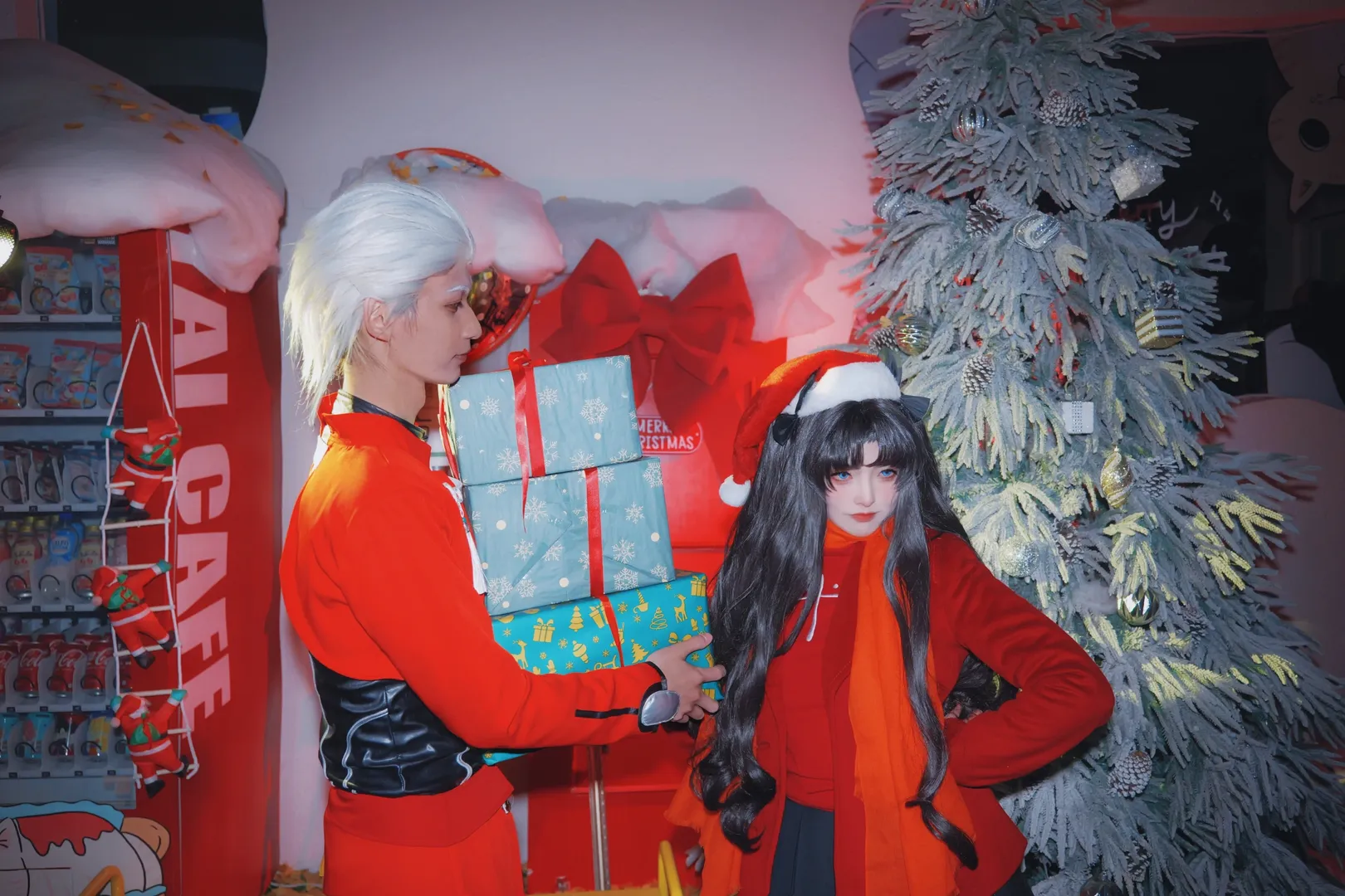 红黑配色, 棚拍写真, 圣诞cosplay, 假发美瞳, 银发黑发 - 第5张