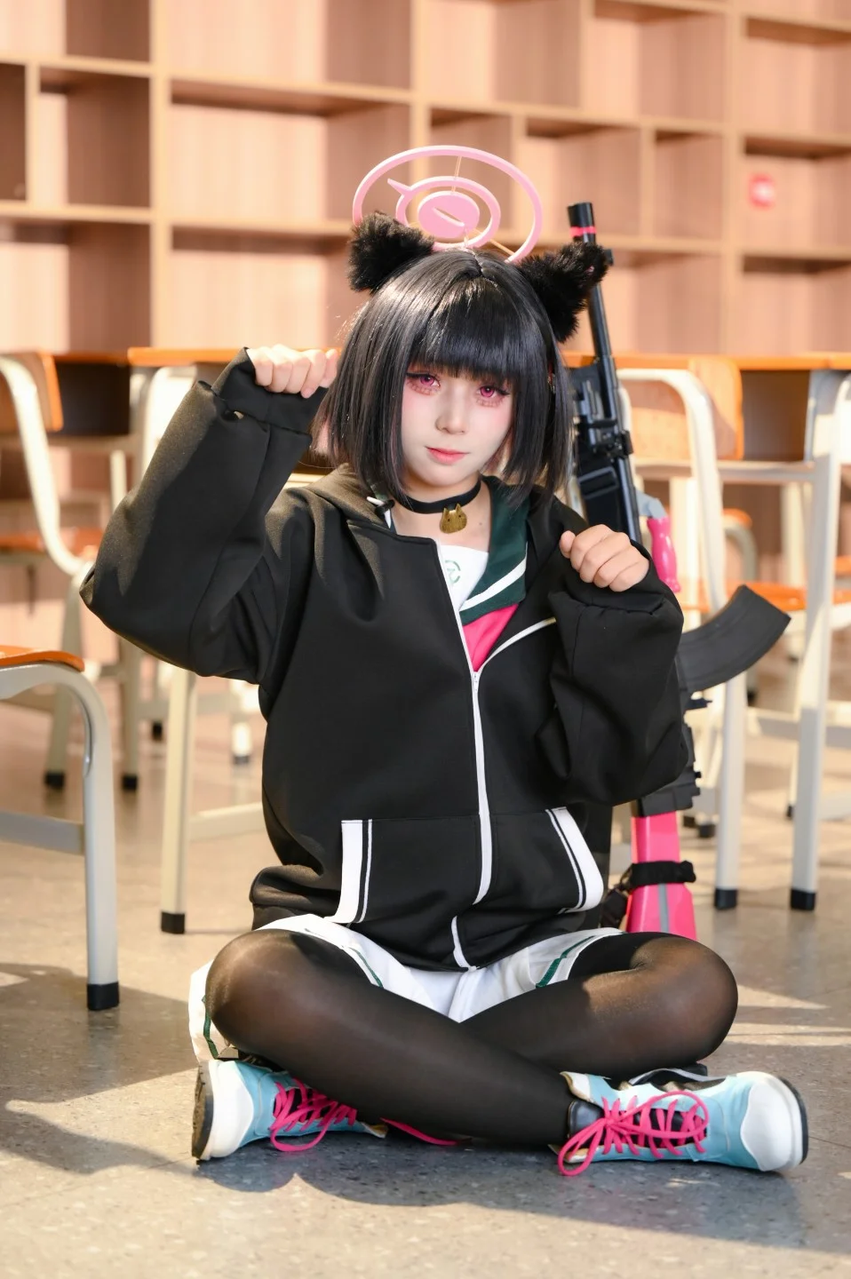 蔚蓝档案, 二次元cosplay, 杏山和纱cos, 教室写真, 甜酷风
