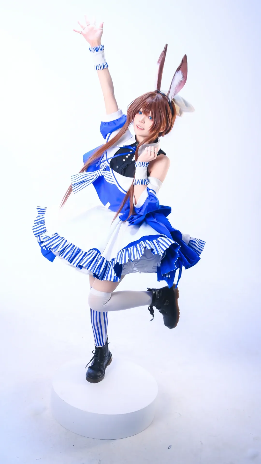 兔耳装扮, 明日方舟, 阿米娅cos, cosplay摄影, 蓝白条纹 - 第1张