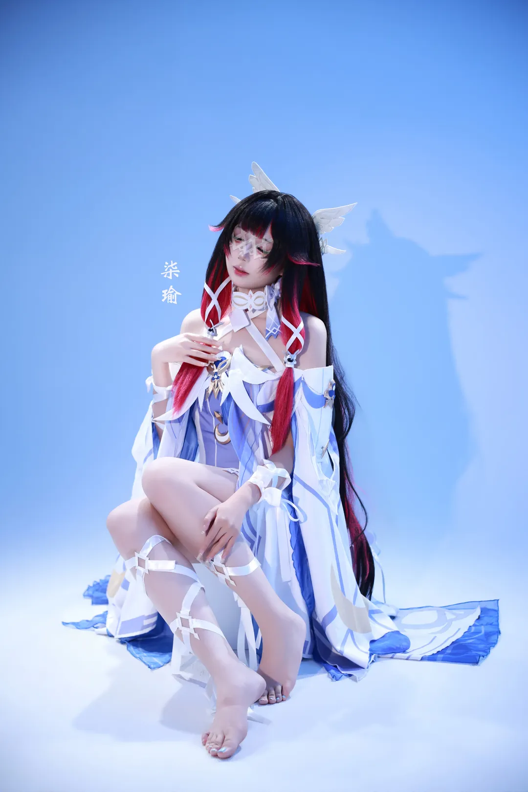 Genshin Impact, Song of the Empty Moon, Columbina Cosplay, Cosplay photoshoot, Genshin Impact Damselette - Image 1