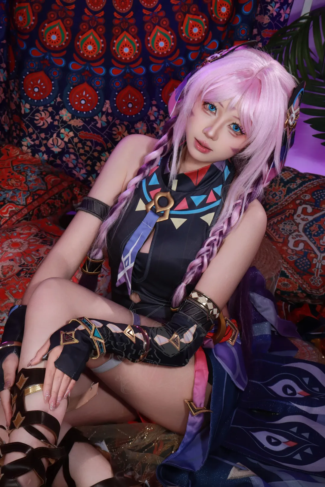 原神, シトラリ コスプレ, 原神コスプレ, ピンク髪のツイン三つ編み, エキゾチックなコスプレ - 1枚目