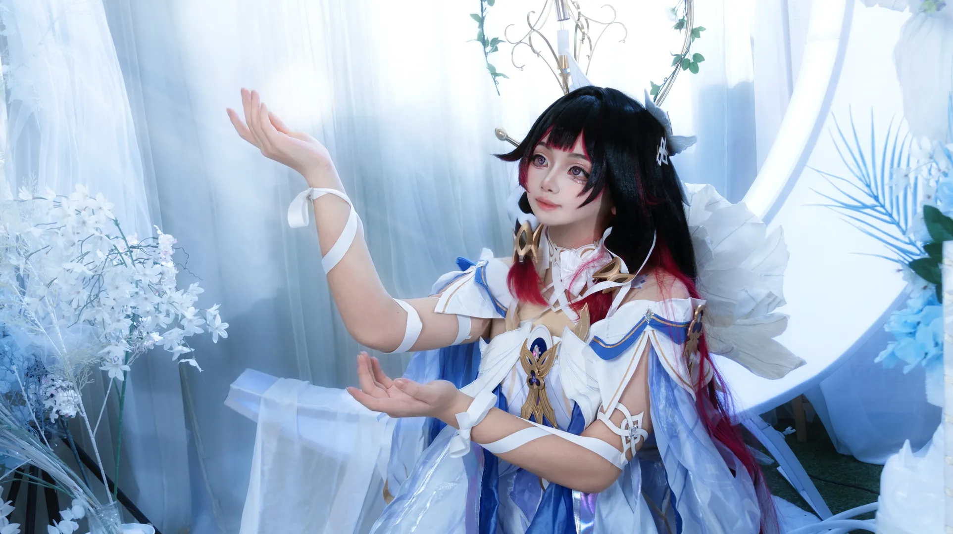 原神, コロンビーナ コスプレ, 幻想的な撮影, 仙女風の装い, 白いヴェールと青いドレス