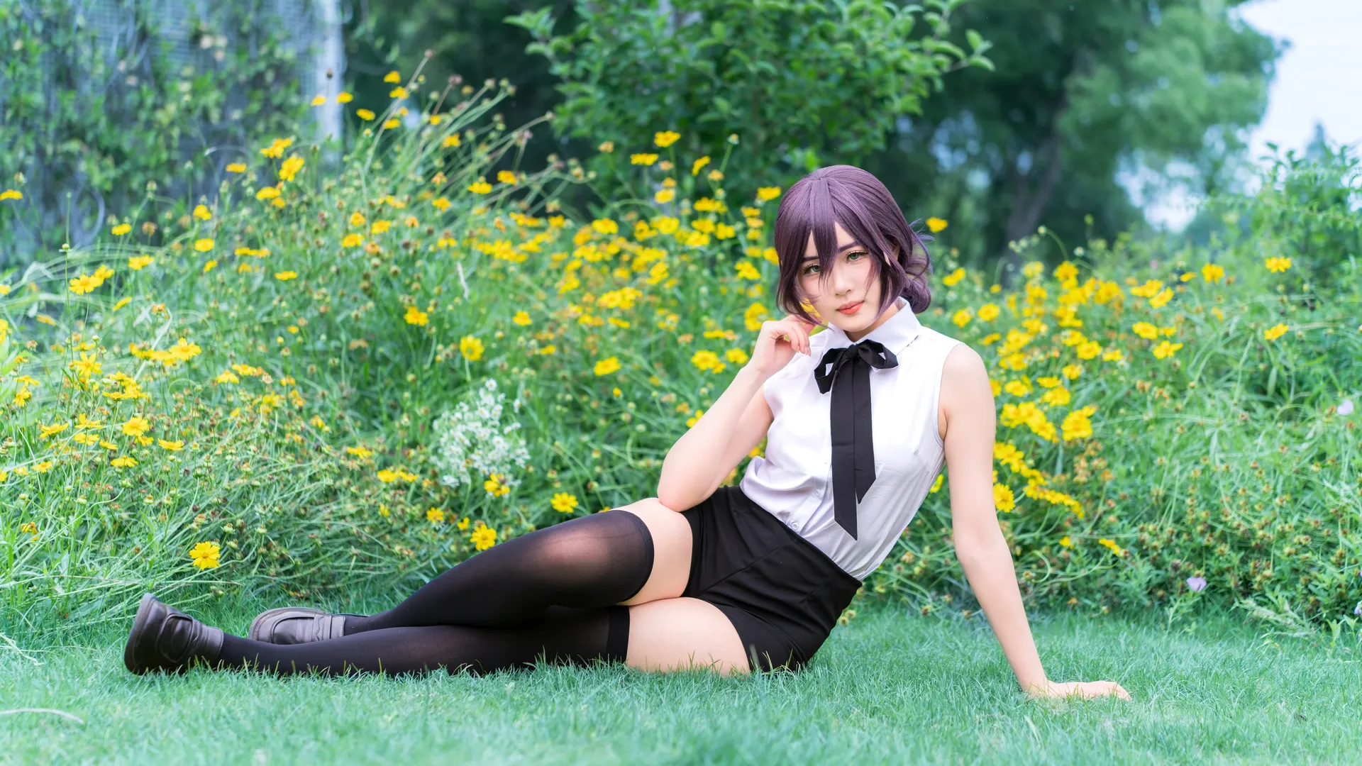 户外摄影, 二次元cosplay, 蕾塞cos, 电锯人, 花丛写真 - 第1张