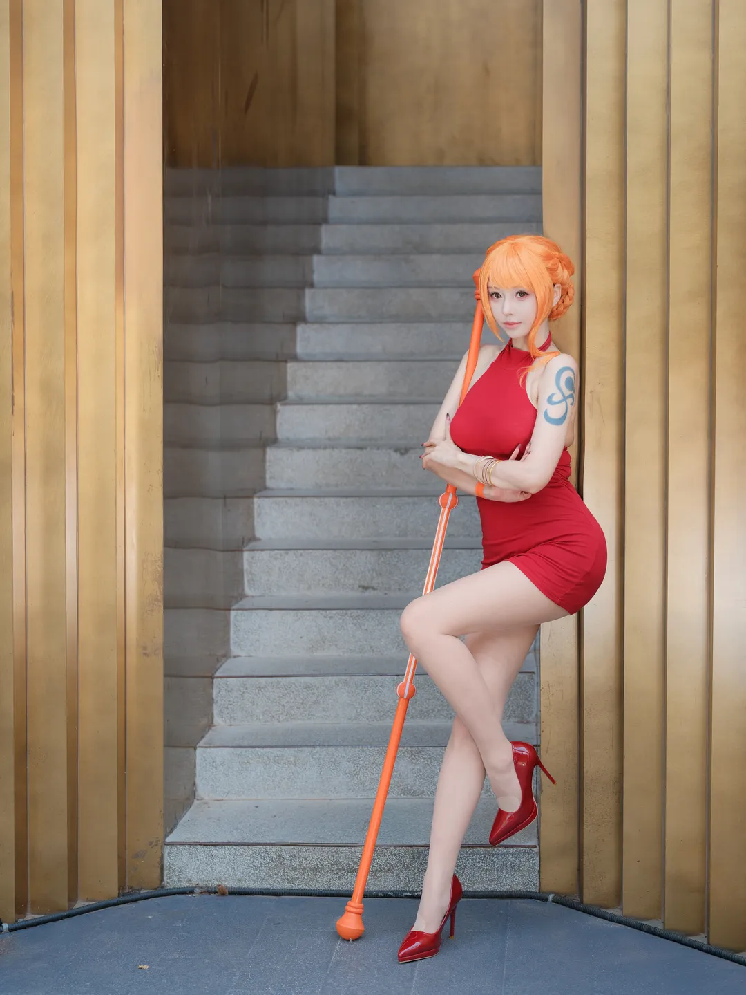 外景摄影, 娜美cos, 海贼王, 红裙穿搭, 落日橘发色