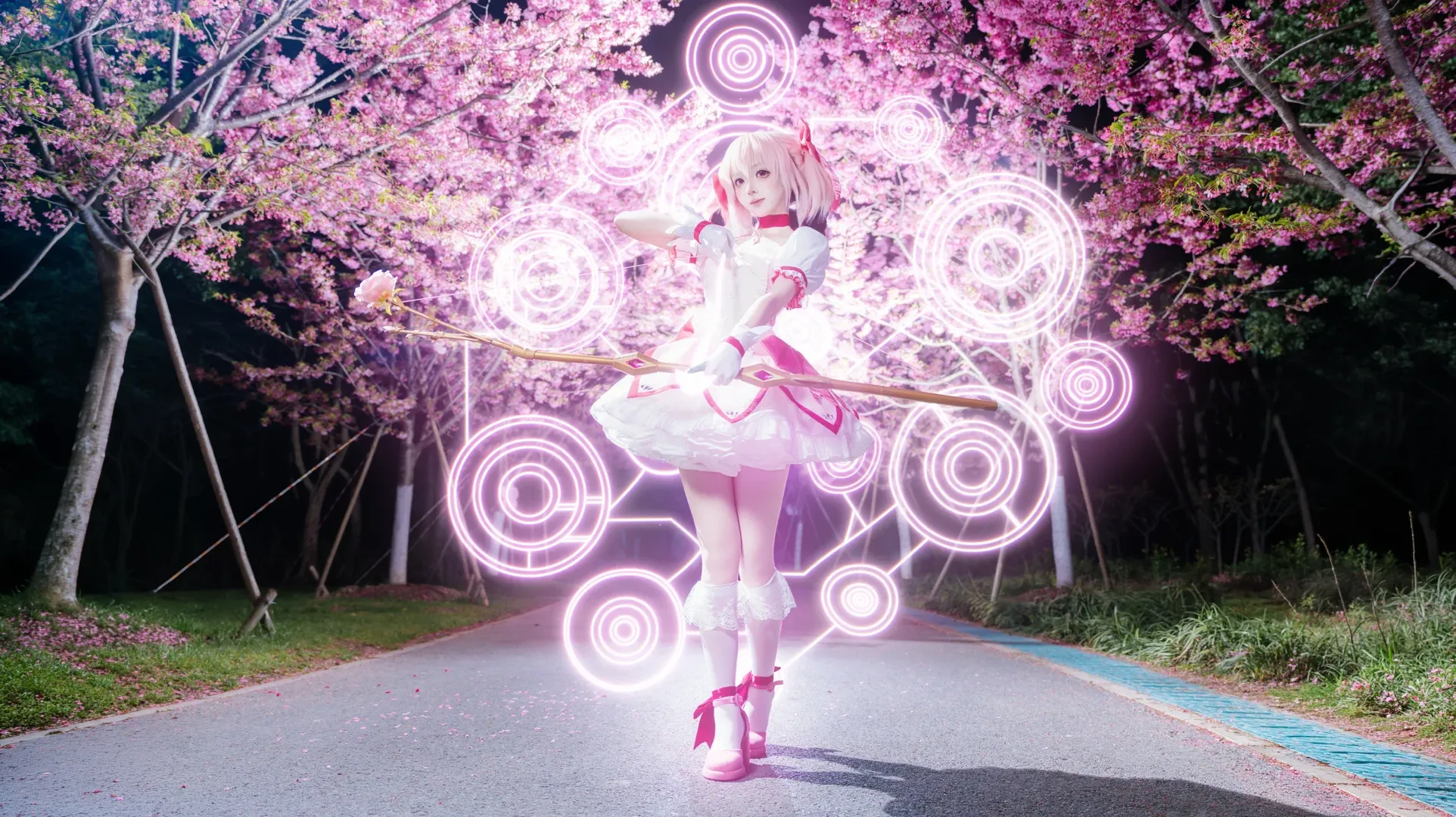 鹿目圆cos, 魔法少女小圆, 二次元cosplay, 樱花正片, 特效摄影