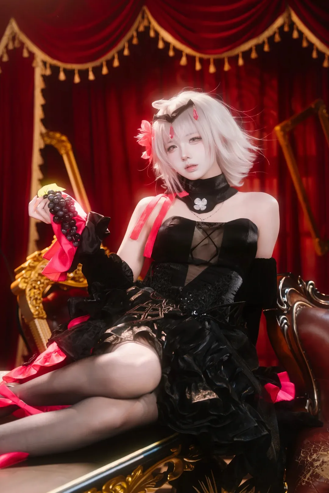 二次元撮影, コスプレ写真, Fate/Grand Order, ジャンヌ・ダルク（オルタ）コスプレ, 赤と黒の配色 - 5枚目