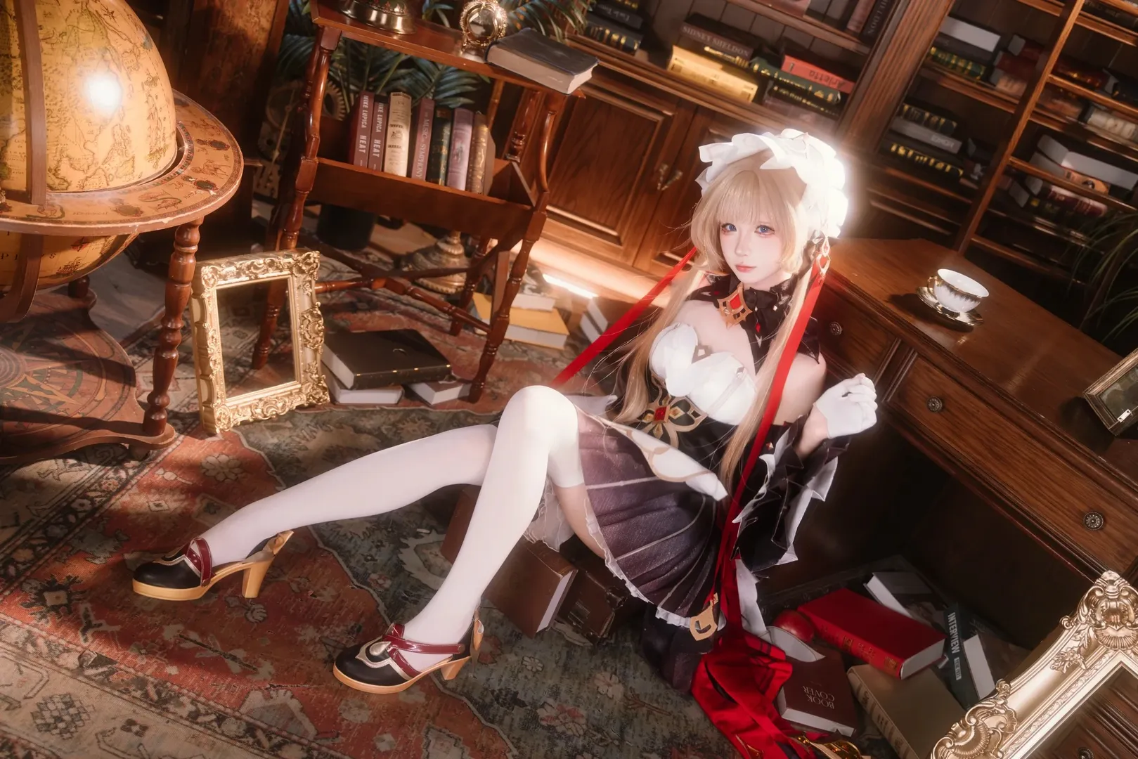 サンドローネ コスプレ, 原神, 二次元撮影, レトロな書斎, 白タイツロリータドレス - 5枚目