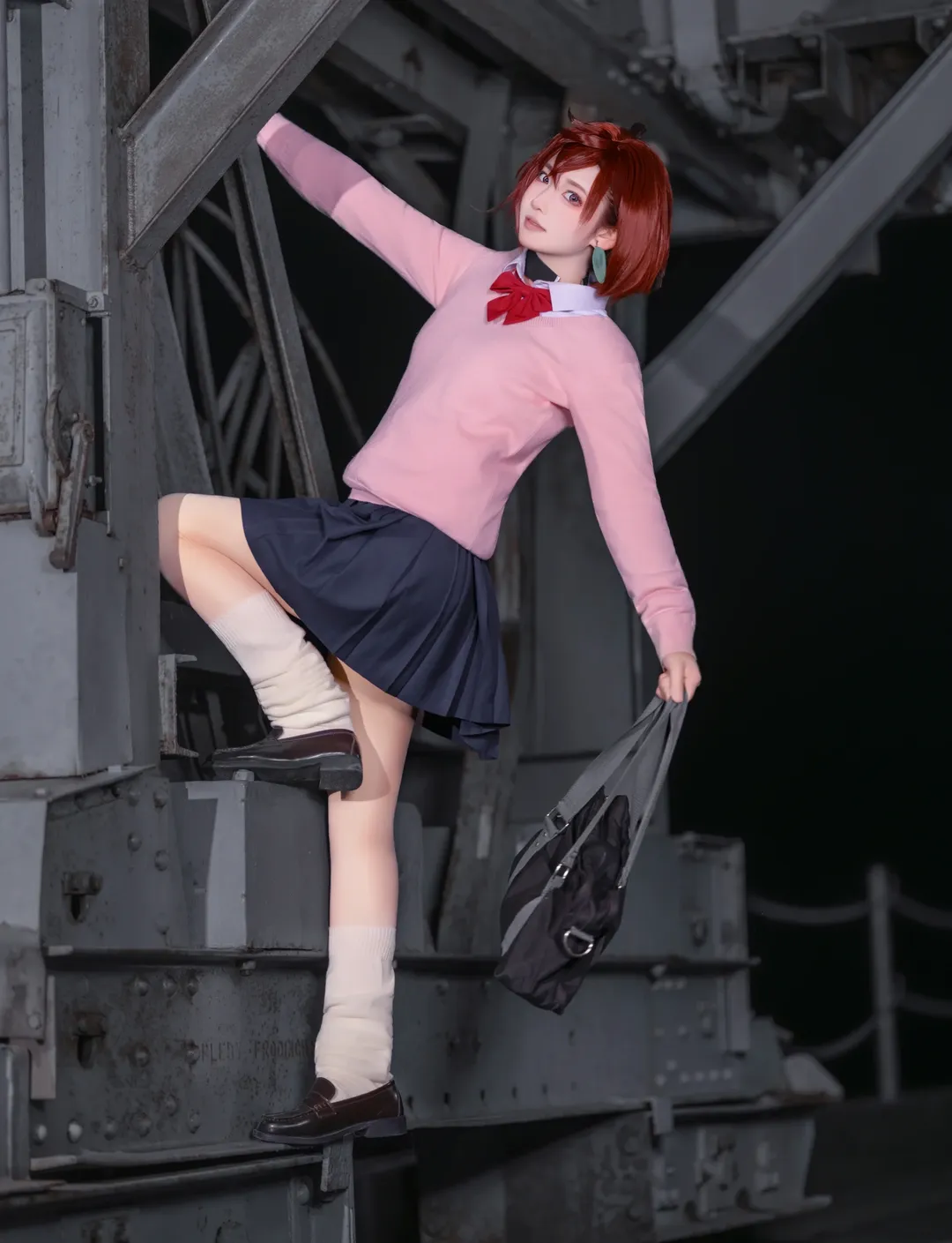 綾瀨桃cos, 膽大黨, 鸚鵡島攝影, 工業風cosplay, 粉色毛衣搭配 - 第2張